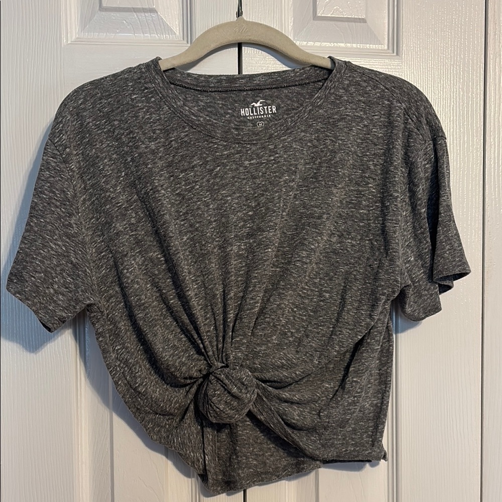Hollister Gray Crop Crew Neck short sleeve Tee size Medium